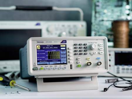 Генератор сигналов Tektronix AFG1022 
