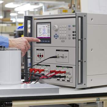 Калибратор электрических величин Fluke 87050 6003A/E 230 T