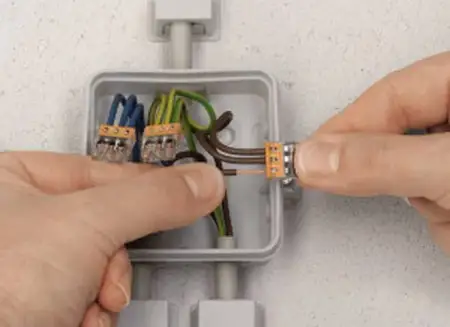 Винтовая клемма WAGO 2273-204-1, 4 pin, 0.5мм² - 2.5мм², 450В, 24А, (1 шт)