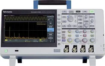  Tektronix TBS2104B 